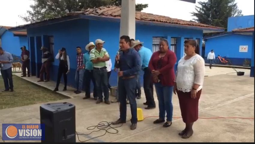 Huiramba entrega programa de calentadores solares, único en el estado 