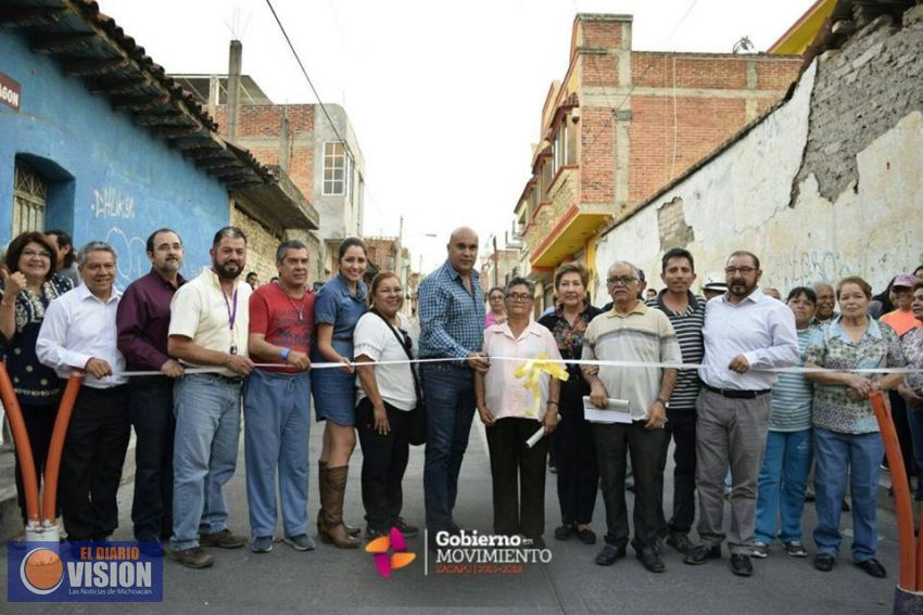 Entrega Gerardo Torres rehabilitación de una calle en Zacapu