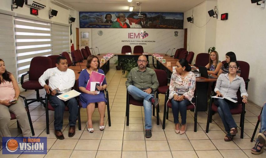 Avanzan acuerdos con el consejo de Arantepacua en el IEM 
