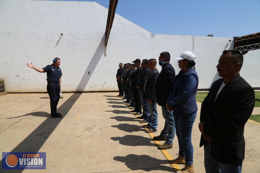 Bernal Bustamante supervisa curso de protección a funcionarios