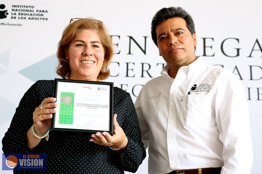  Santa Ana Maya logra salir de los 51 municipios prioritarios con 2 dígitos de analfabetismo
