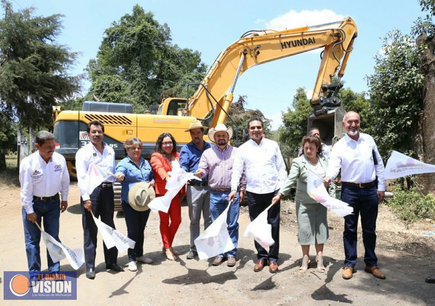 Entrega y arranca Gobernador obras carreteras por más de 88 mdp en Tacámbaro