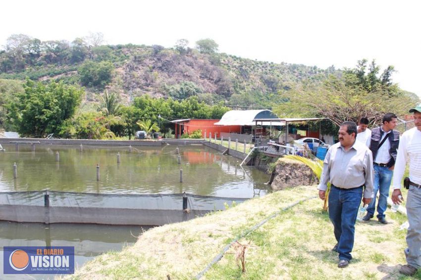Lupillo Aguilera se compromete a gestionar incentivos para el sector pesquero y acuícola