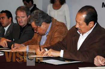 Firman convenio Gobierno de Michoacán y Gobierno Federal por más de 131 millones de pesos 