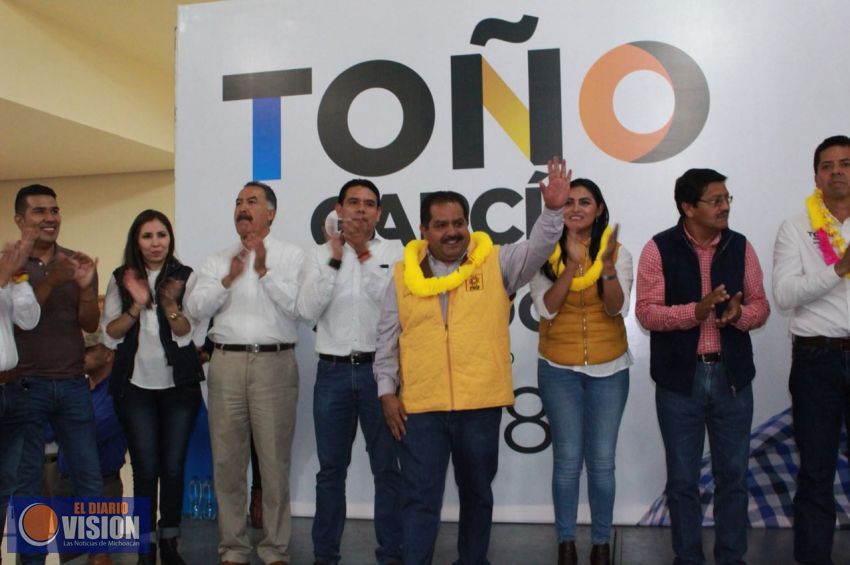 Ciudadanos manifiestan respaldo a Lupillo Aguilera en Salvador Escalante