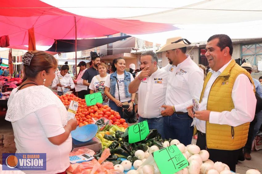 Presenta Elías Ibarra propuestas de campaña a oferentes y ciudadanos en Tuxpán
