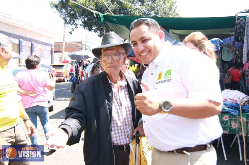 Comerciantes del Tianguis 5 de mayo manifiestan su apoyo a Víctor Manríquez