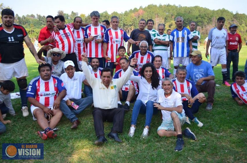 Flores Paz refrenda su compromiso para trabajar por los uruapenses