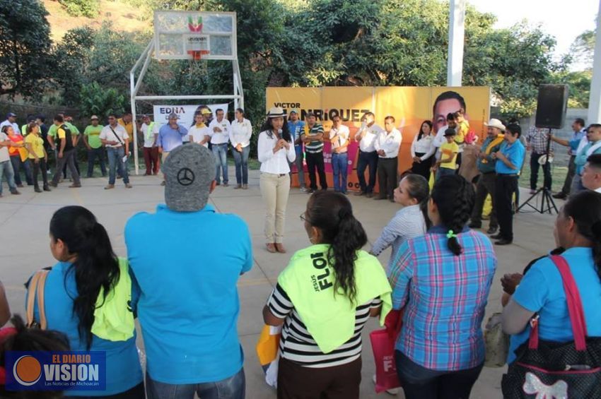 Edna Díaz, comprometida con las necesidades de las comunidades de su distrito