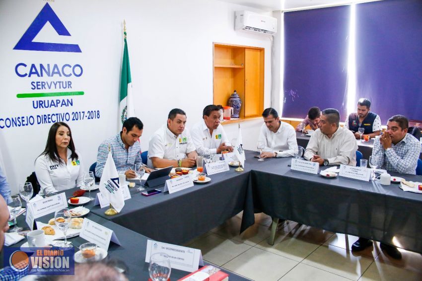 Desde mi trinchera, fortaleceré el crecimiento económico y laboral de Uruapan: Flores Paz
