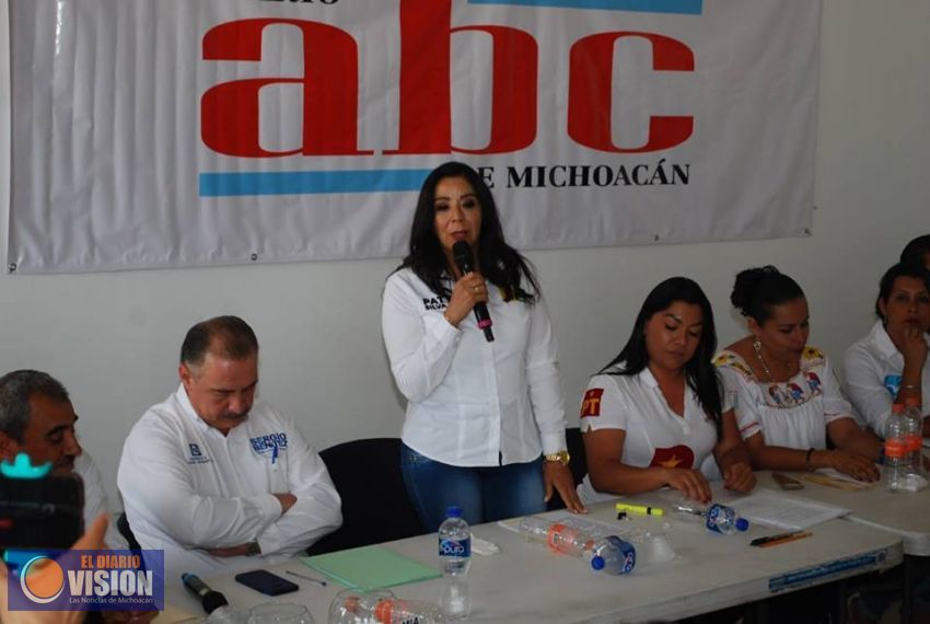 Encabezaré acciones en favor de los Uruapenses: Paty Silva