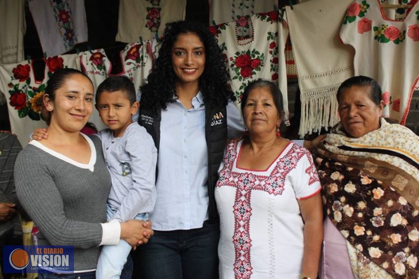 Edna Díaz reafirma compromisos con las mujeres uruapenses
