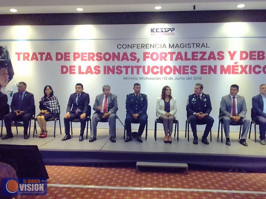 Desarrollan Conferencia Magistral sobre la Trata de Personas