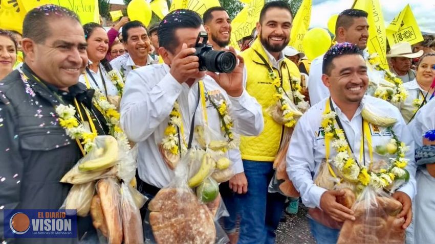 Cada vez más es evidente el triunfo en Coeneo : José Luis Vega Torres 