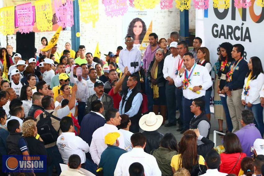 Uruapan debe mantenerse unido, sin confrontaciones: Víctor Manríquez