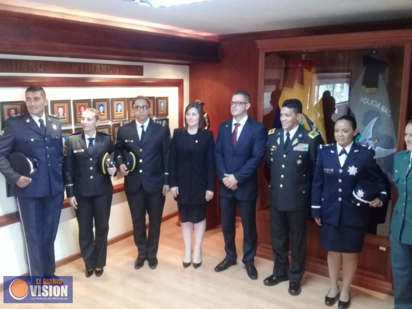 Instructores del IEESSPP concluyen cursos en Ecuador