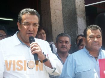 Wilfrido Lázaro visita la Unión de Comerciantes “Mariano Matamoros”