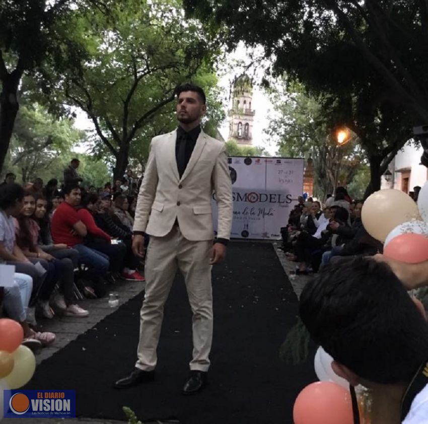 Realizan el primer desfile de 