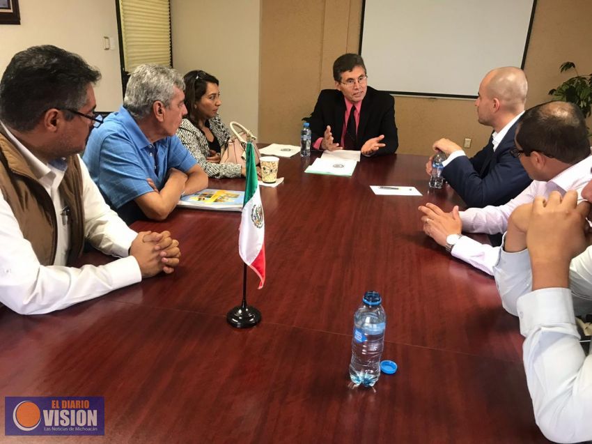 Adolfo Torres sostiene reunión con integrantes del Sindicato de Profesores de la UMSNH