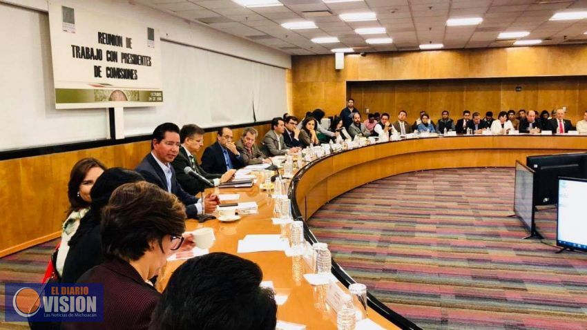 Apoyaremos con todo a la UMSNH, compromete Iván Pérez Negrón 
