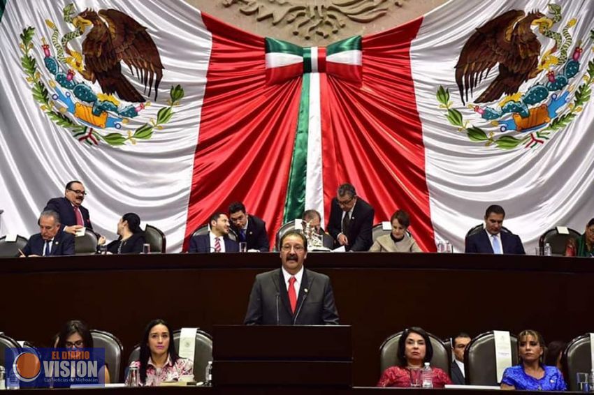 Reginaldo Sandoval Flores, líder de la fracción del PT, en Toma de Protesta,  de López Obrador 