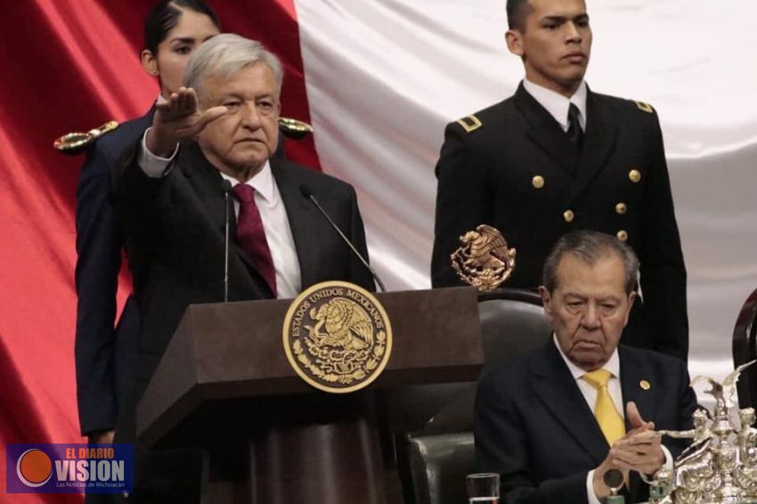 Andrés Manuel López Obrador asume Presidencia de México