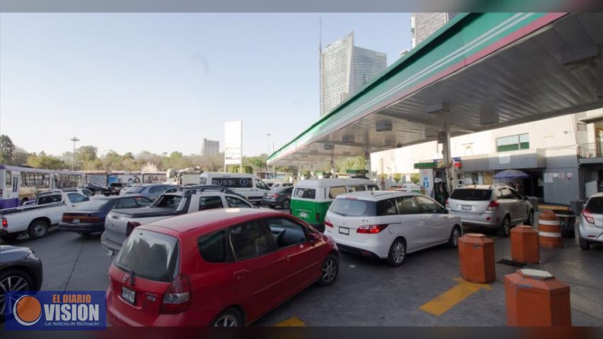 Juez ordena distribuir suficiente gasolina para los ciudadanos