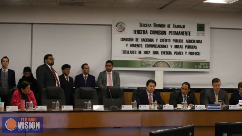Funcionarios que darían explicación sobre huachicol plantan a diputados y no comparecen
