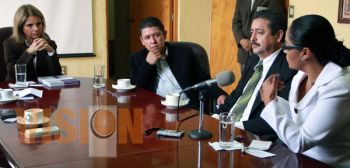 Comisión especial encargada de vigilar los recursos federales visita el IEM
