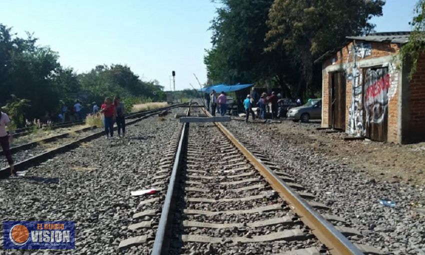 CNTE busca restablecer diálogo; vías en Uruapan siguen bloqueadas
