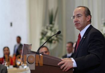 Calderón pide cerrar el acceso de criminales a campañas políticas