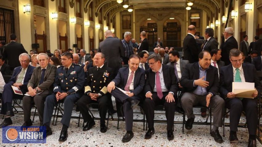 Redoblar esfuerzo y mantener austeridad, pide AMLO a gabinete