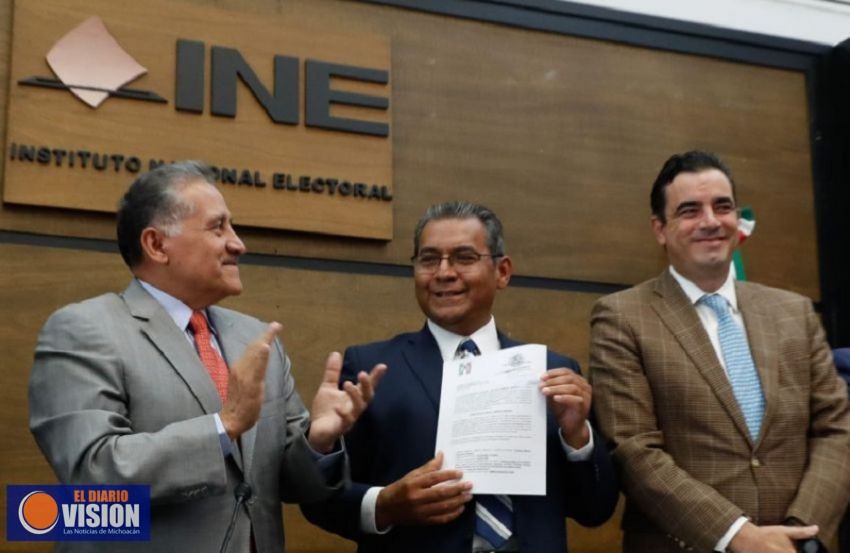Solicita Jiménez Merino su registro como candidato del PRI al gobierno de Puebla