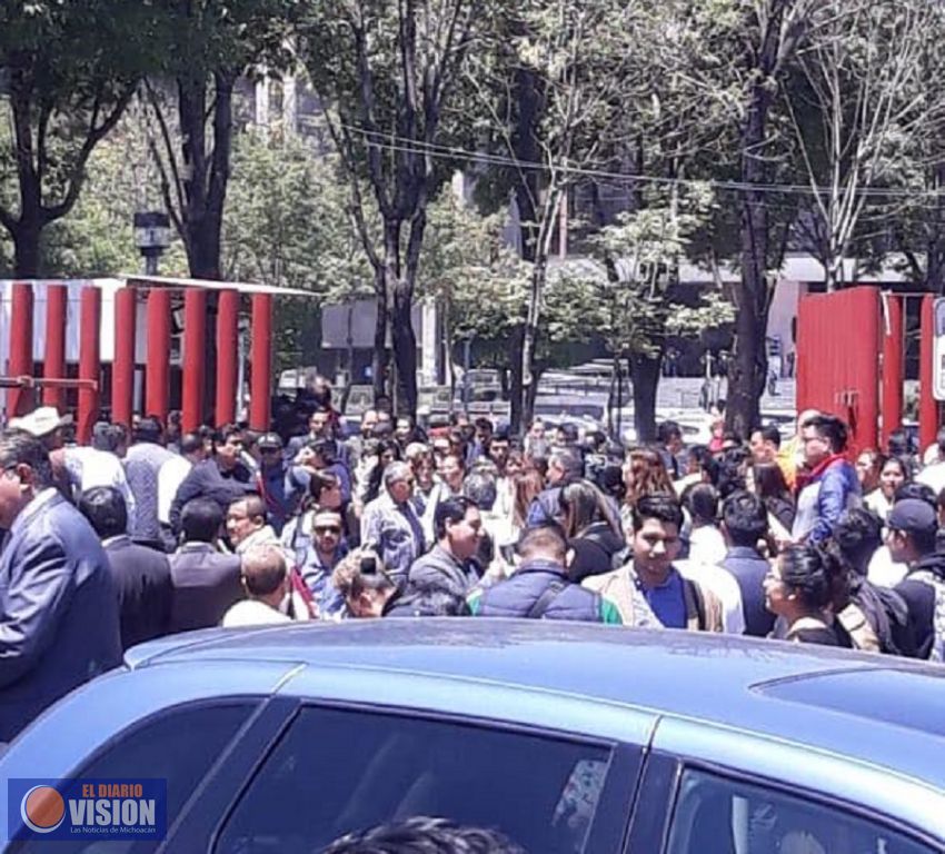 CNTE permite salir a quienes permanecían sitiados en la Cámara de Diputados