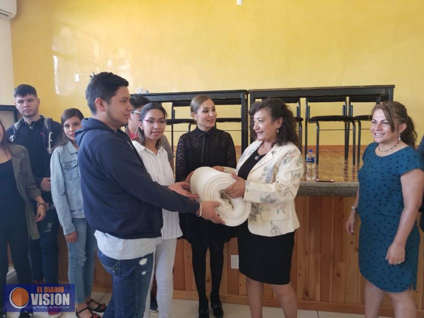 María Chavez: impulsaremos la creatividad de la juventud michoacana
