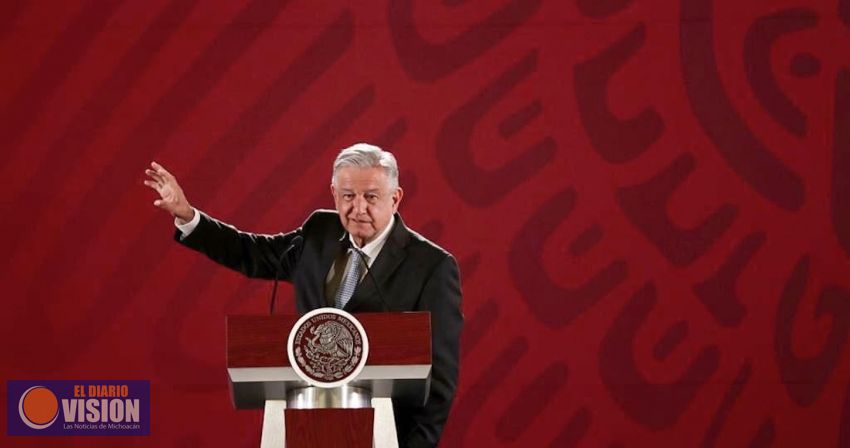 AMLO celebra aprobación de la Reforma Educativa; “Maestros no son corruptos”, dice