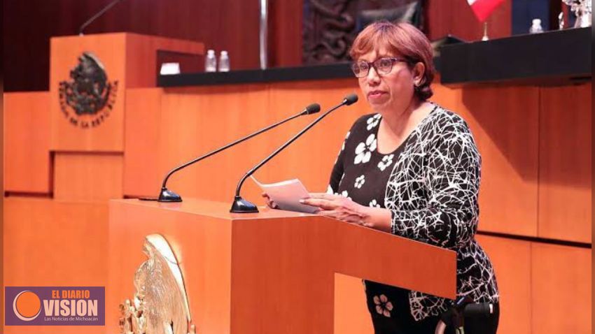 Renuncia la senadora Leonor Loyola al PRD; se reduce a 4 integrantes 