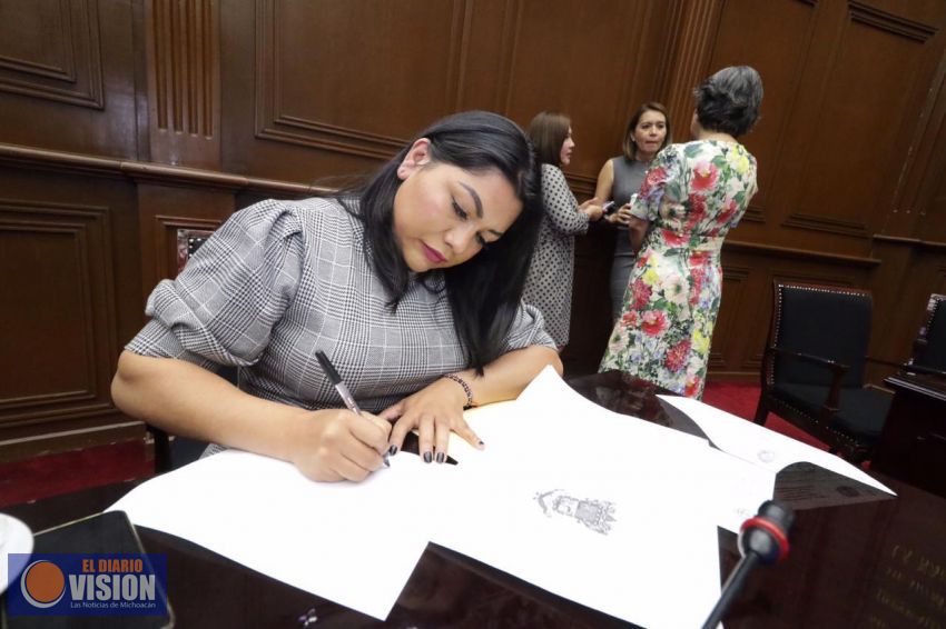 Presenta Brenda Fraga iniciativa de Ley de Juicio Político