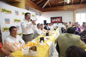Respalda Carlos Navarrete compromiso de Silvano Aureoles con empresarios de Uruapan, Michoacán