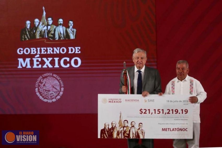 En Los Pinos, subastará joyas para mejorar caminos de Michoacan, anuncia el Presidente AMLO