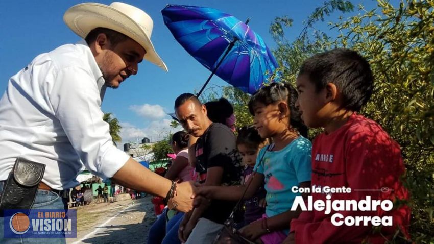 Alejandro Correa, arranca la construcción del jardín de la comunidad de Estación Queréndaro