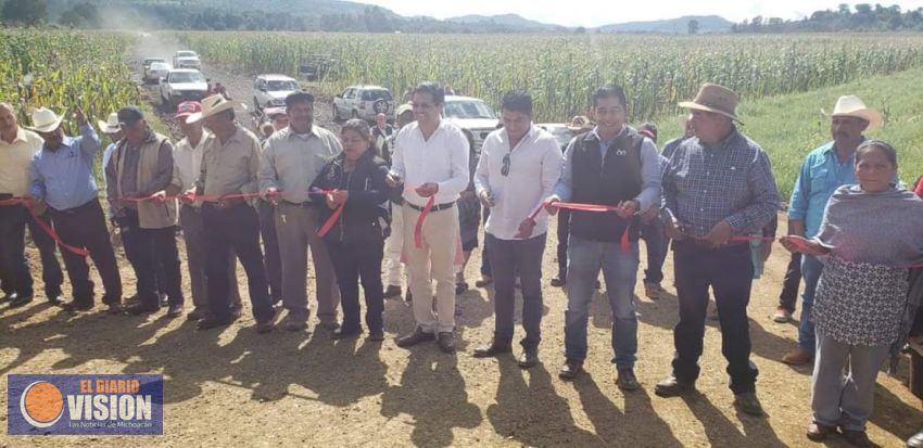 Inauguran la vía alterna que comunica a las comunidades de Santa Clara del Cobre-Opopeo