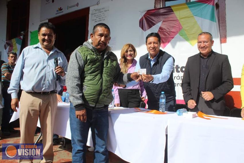 Inauguran la unidad móvil de expedición de licencias de conducir en Huiramba