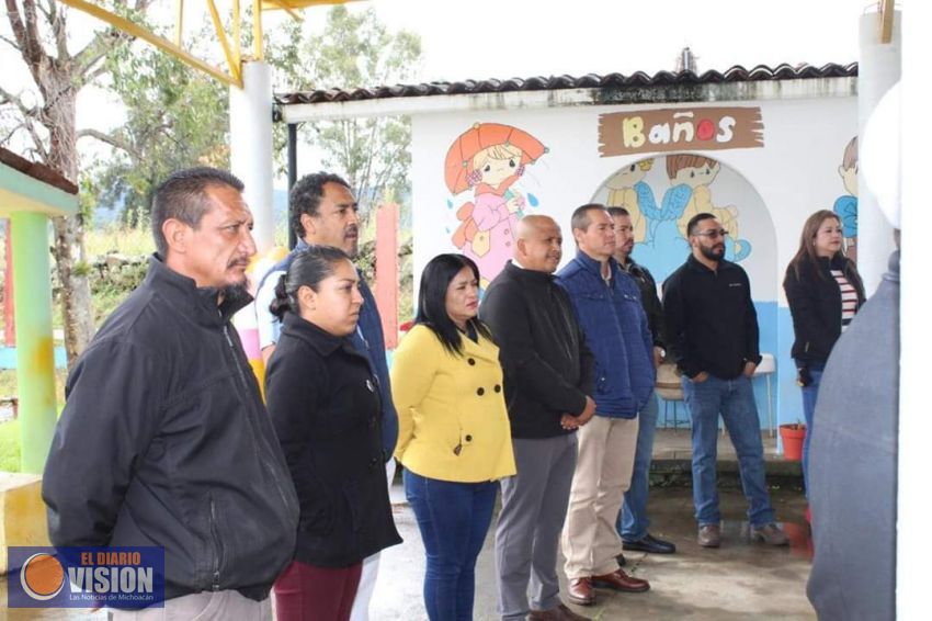 El alcalde José Guadalupe Coria Solis, inauguró la techumbre del Jardín de Niños Amado Nervo
