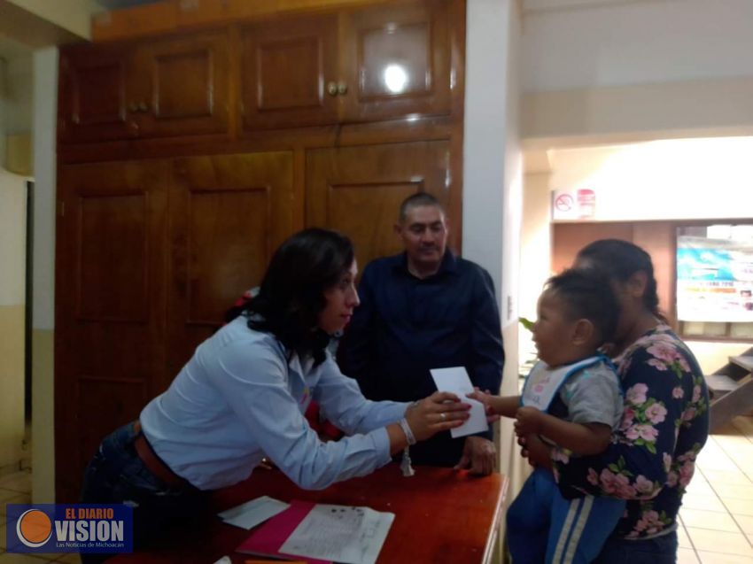 Entrega becas del 