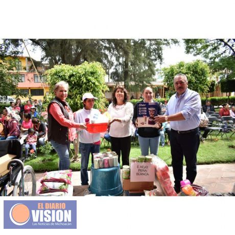 Jaime Hinojosa, entregan espacios de alimentación y desayunos calientes 