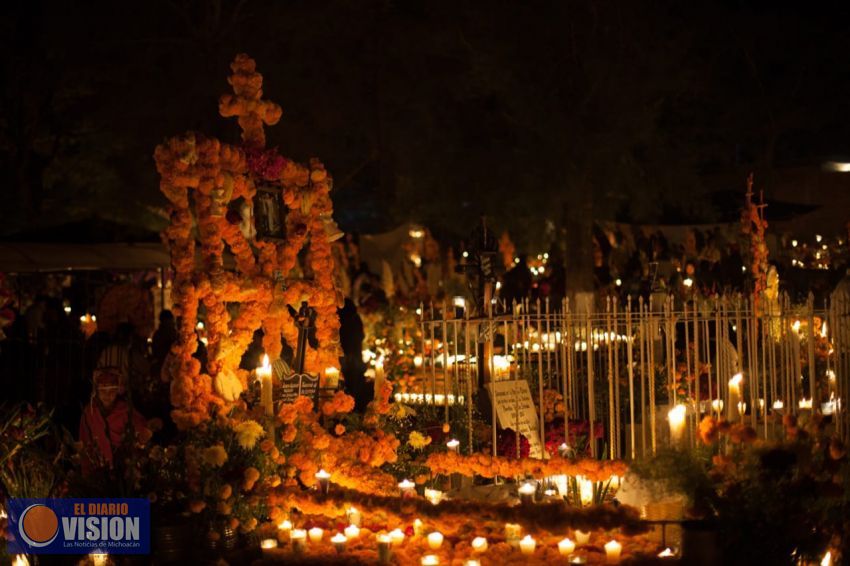 Más de 700 actividades con motivo de Día de Muertos en Michoacán 