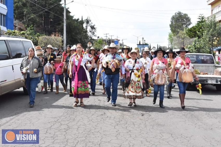 El Presidente Municipal de Coeneo,  Ariel Trujillo Cordova, aperturó la Feria de Jaripeos 2019