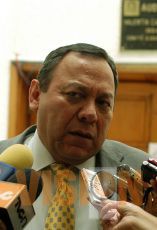 De ninguna manera se debe pactar con criminales: Zambrano 