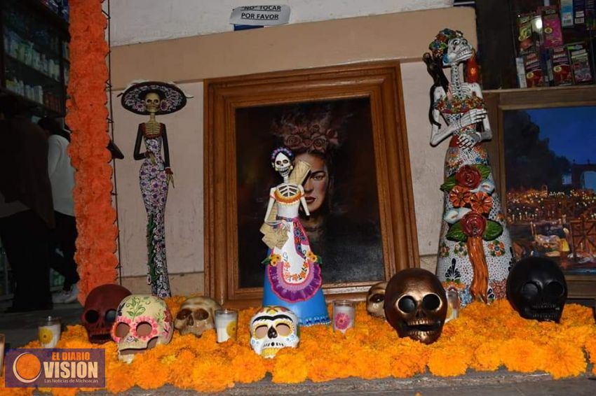 Se realizó el concurso de altares y el desfile de catrinas